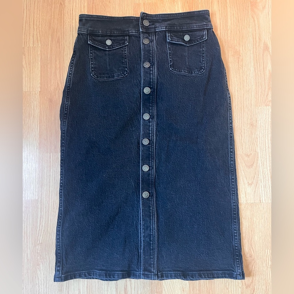 Madewell denim button front flap pocket midi skirt lunar wash 4 black charcoal